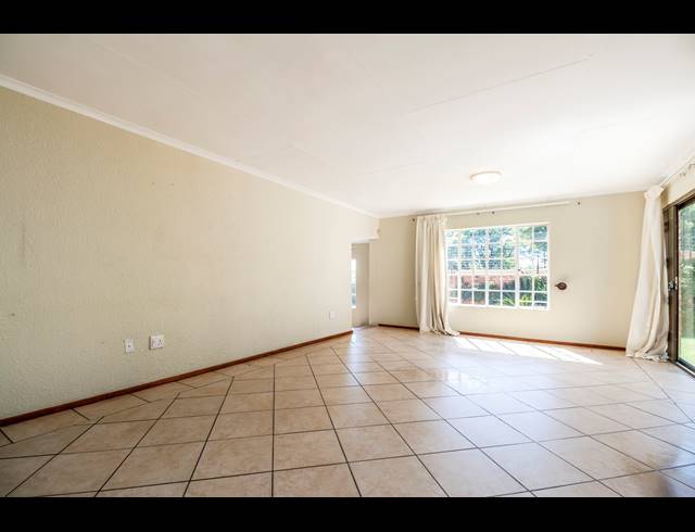 3 BEDROOM TOWNHOUSE RENTED IN HONEYDEW GROVE